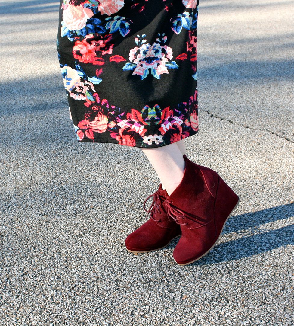 maroon booties women